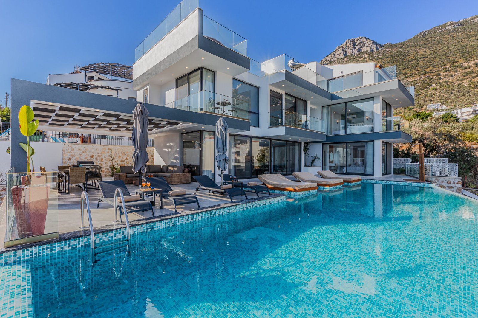 Contemporary Villa