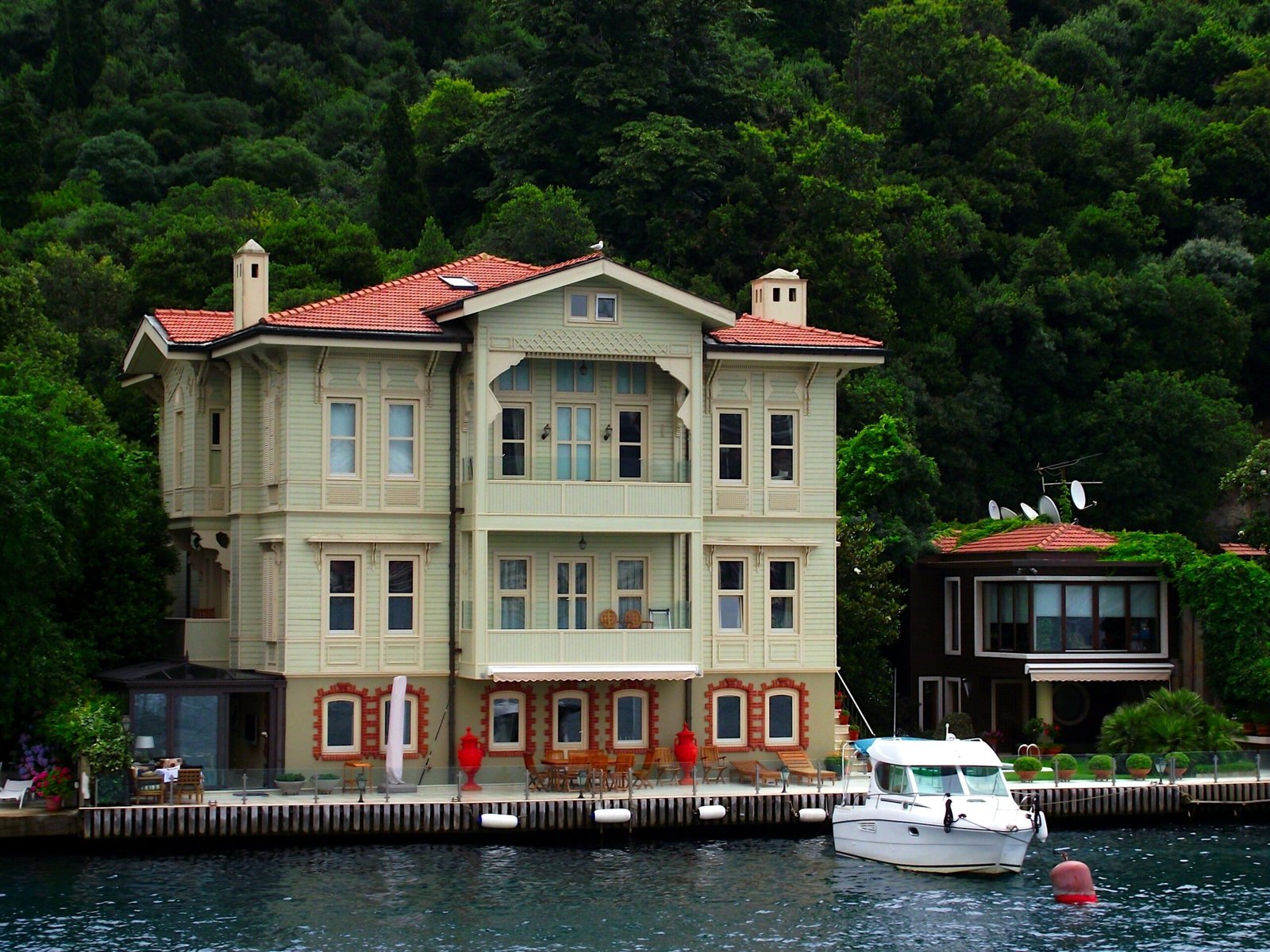 Riverside Luxury Estate